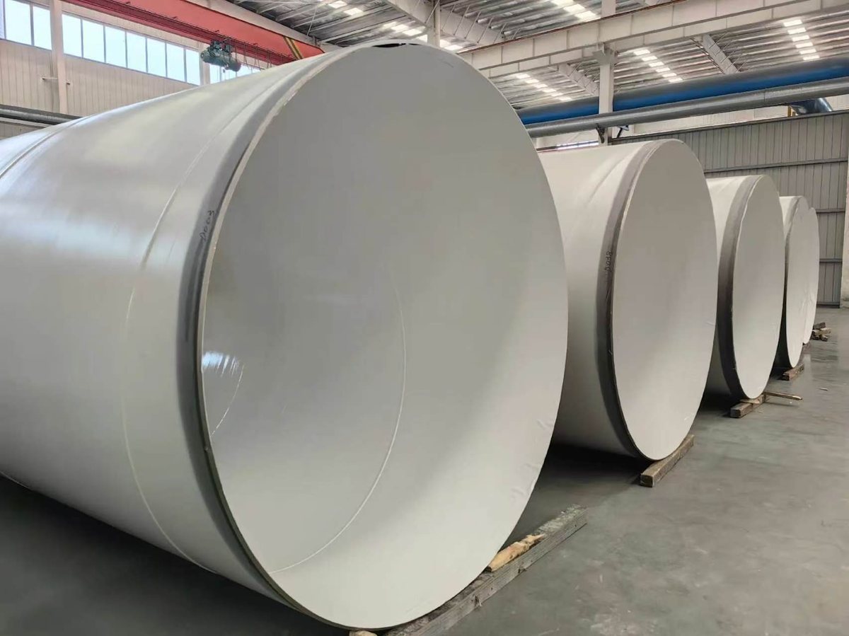 Large diameter welded steel pipe ends